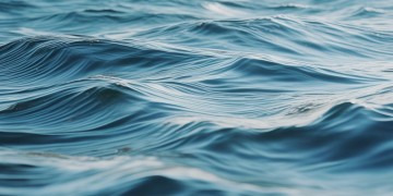海浪浪浪这句歌词出自哪首歌？