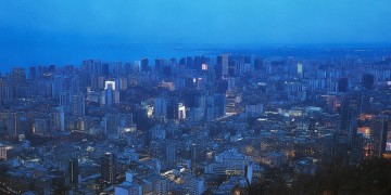 恩施哭嫁歌与什么相映成趣？