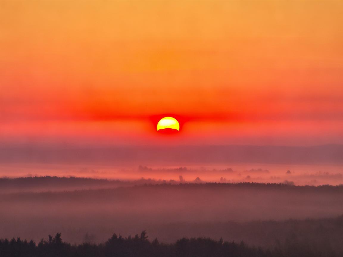 红日一笑在东方究竟出自哪首歌? 红日一笑在东方究竟出自哪首歌?